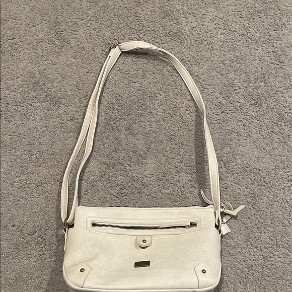 White Mountain Handbags - White Mountain Elegant White Shoulder Bag With Multiple Zipper Compartments NWOT
